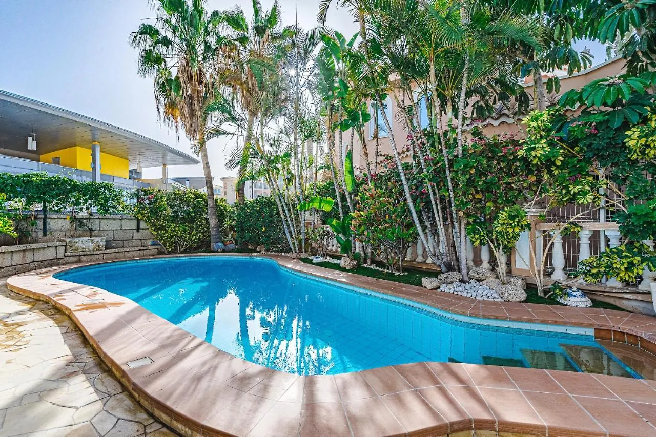 Luxury Villa El Duque 아데제 아파트