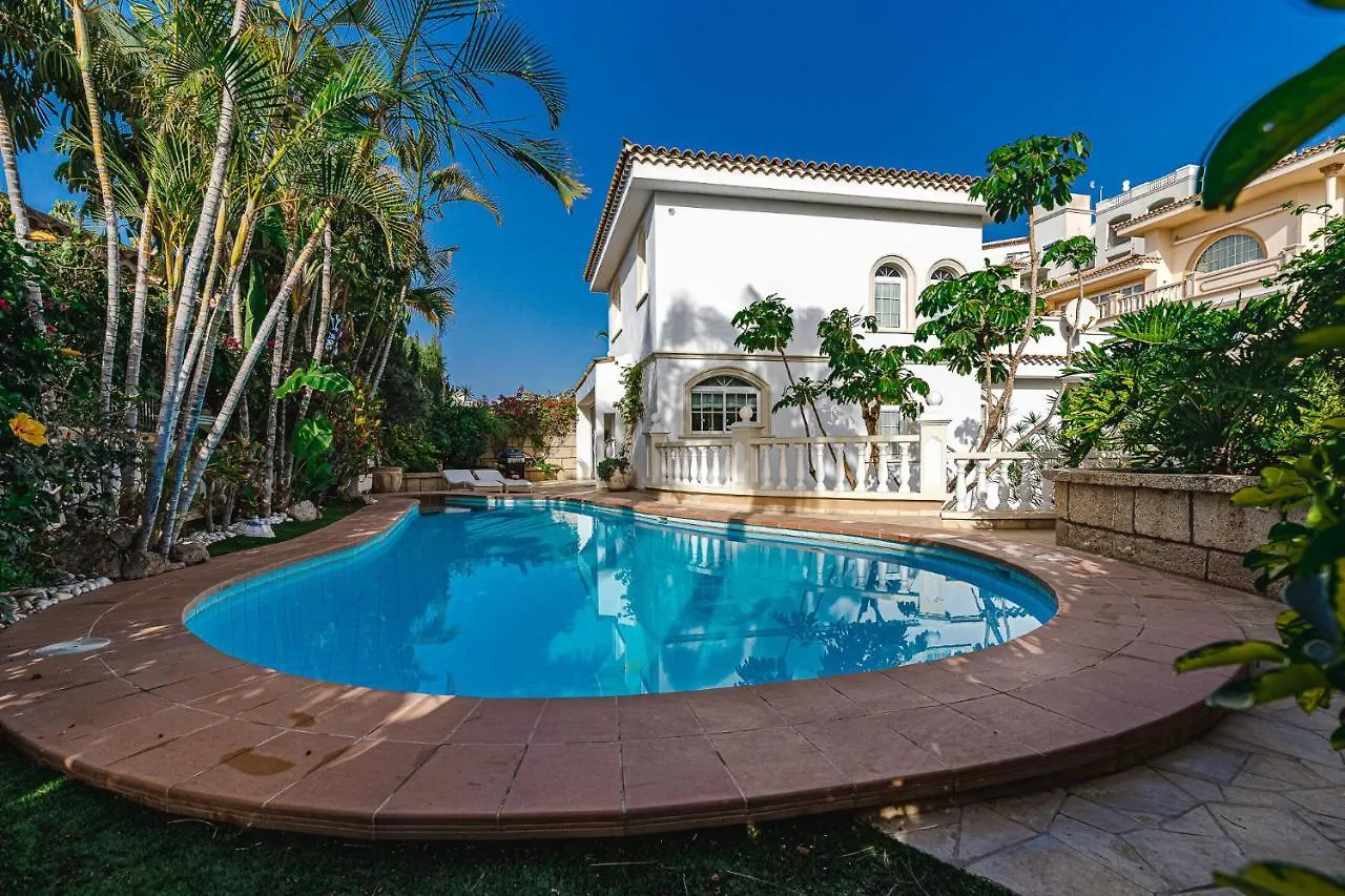 Luxury Villa El Duque 아데제 아파트