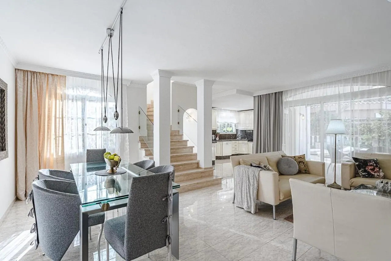 아파트 Luxury Villa El Duque 아데제